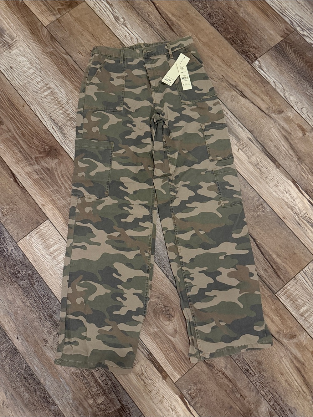 Women’s Camo Cargo Pants - Olive Green